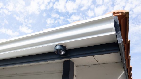 Cost of Seamless Gutters Installation in Houston