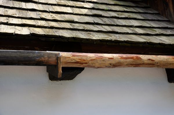 Cost of Wood Gutters Installation in Houston